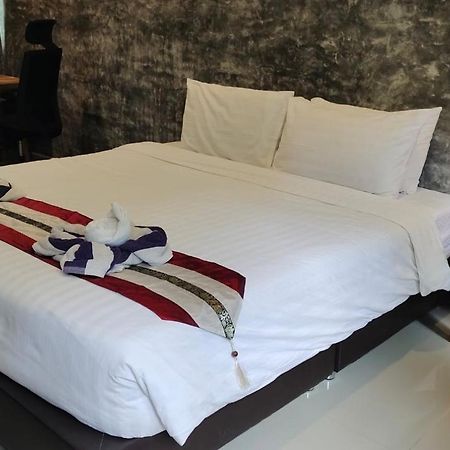 Le Grand Bleu Hotel Wok Tum Екстер'єр фото