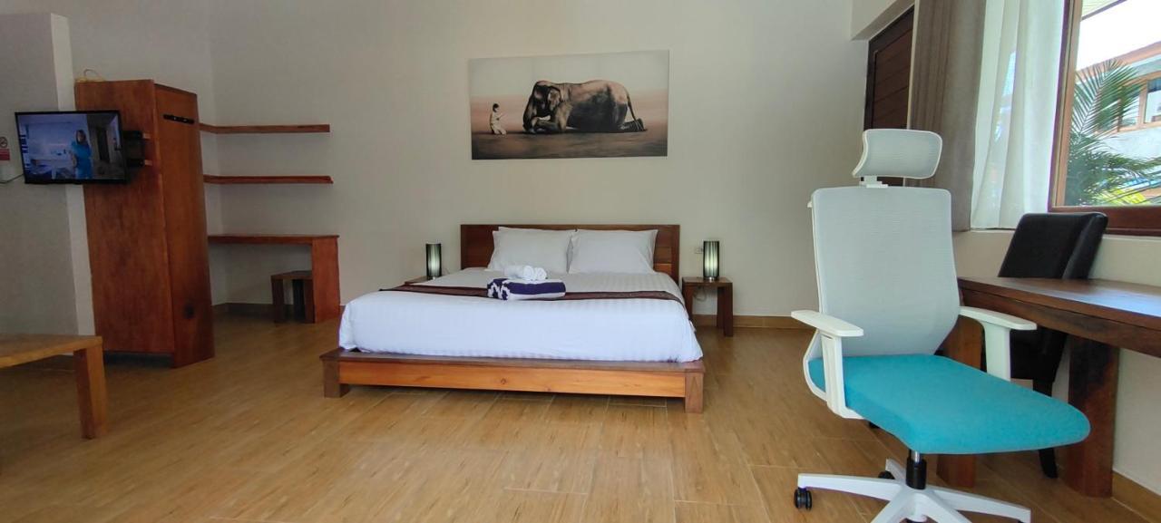 Le Grand Bleu Hotel Wok Tum Екстер'єр фото